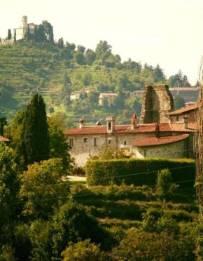 Отель Castello di Cernusco Lombardone  Чернуско Ломбардоне